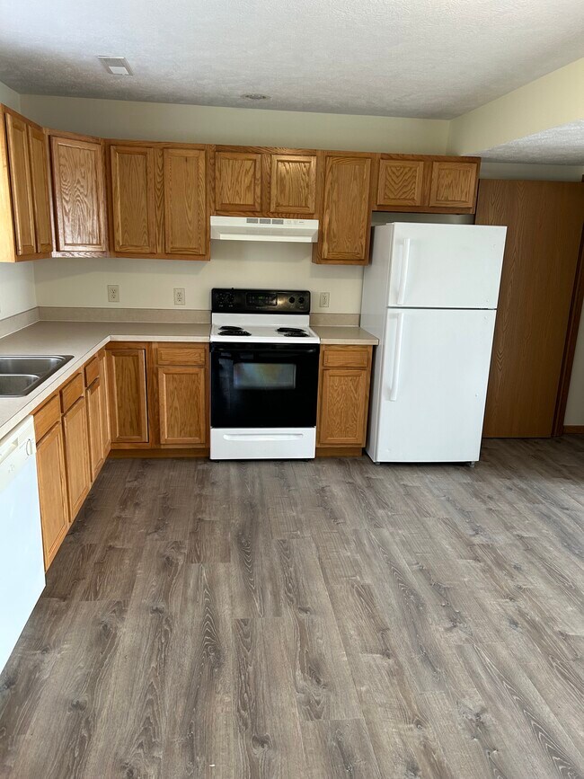 Foto del edificio - 1402 Benbrandon Ct