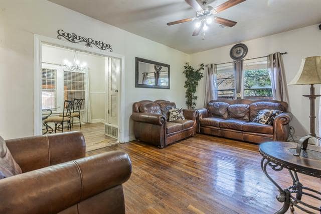 Building Photo - 2200 Montrose St