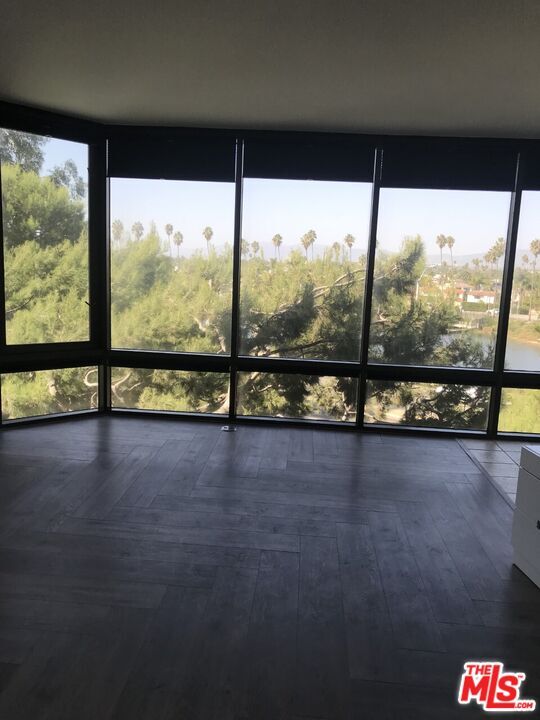 Foto del edificio - 4316 Marina City Dr