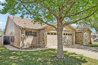 Building Photo - 13355 Water Oak Ln