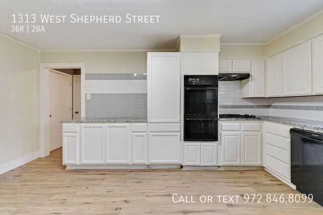 Foto del edificio - 1313 W Shepherd St