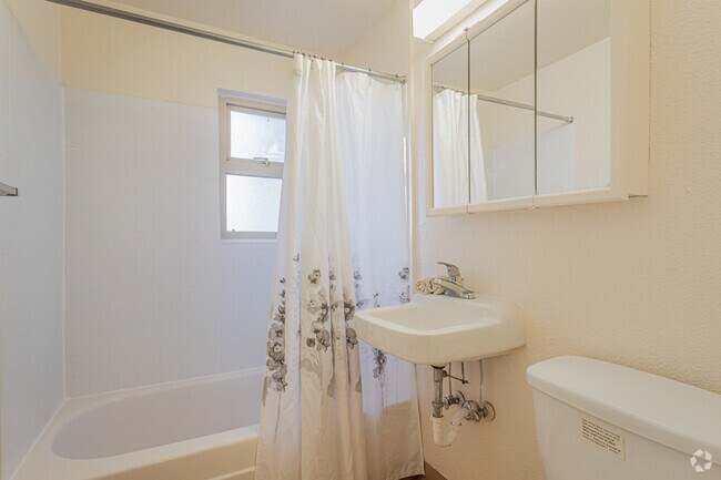 1HAB, 1BA - 661 ft² - Coronado Springs Tower