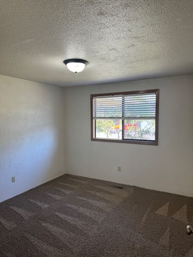 Foto del edificio - SINGLE LEVEL HOME CLOSE TO ASANTE HOSPITAL...