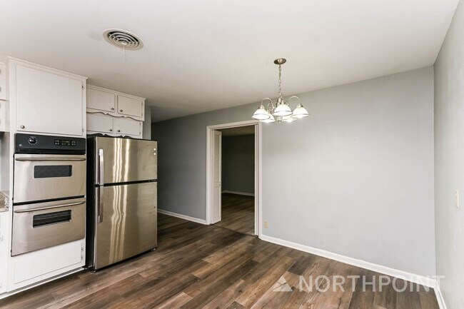 Building Photo - 3 BR/2BA | Newly Renovated Single Family Home | 1-Car Covered Parking | Large Front Porch!