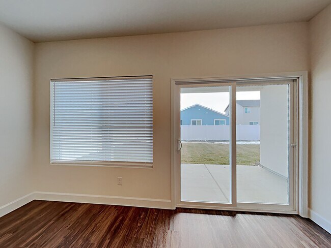 Foto del edificio - 5079 W Bellevue Street