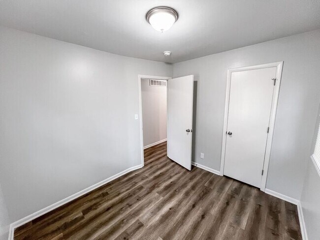 Building Photo - 16405 E 32nd St S