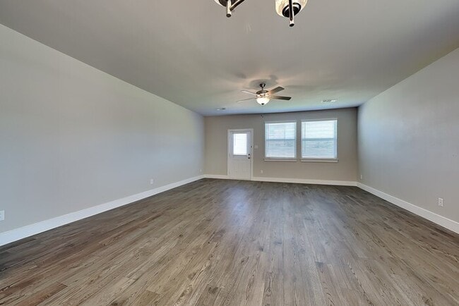 Building Photo - 1501 Marvin Gardens