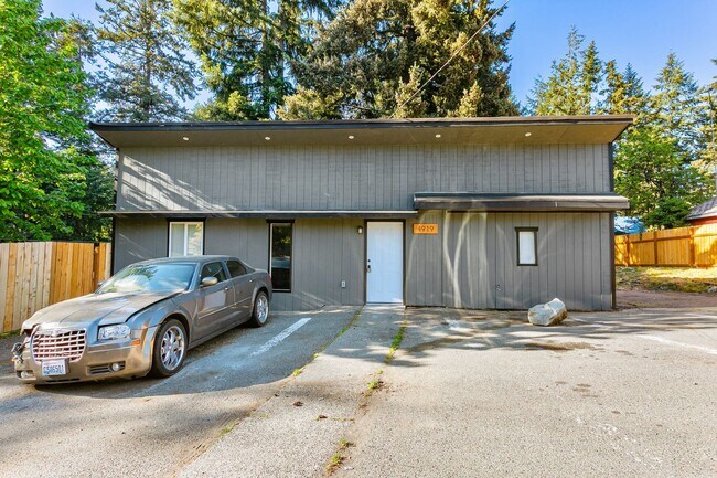 Foto del edificio - Waller Estates 4919-4929 Waller Road East
