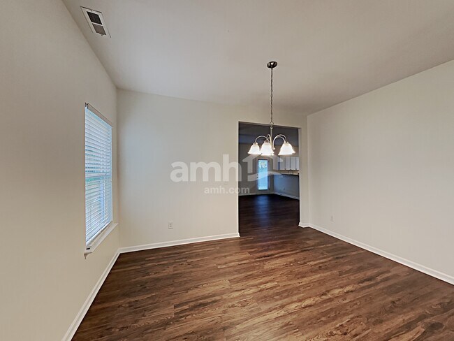 Foto del edificio - 10916 Slalom Hill Rd