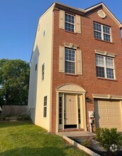 Building Photo - 31 Carrick Ln