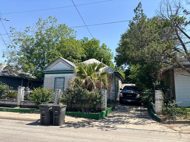 Foto del edificio - 138 Morrill Ave
