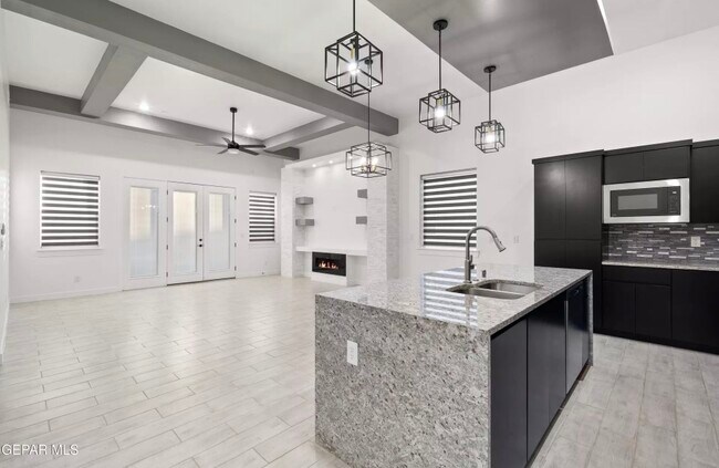 Foto del edificio - 13832 Paseo de Loma Ct