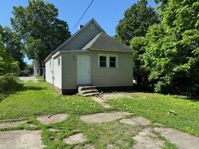 Foto del edificio - 1242 E Willard Ave