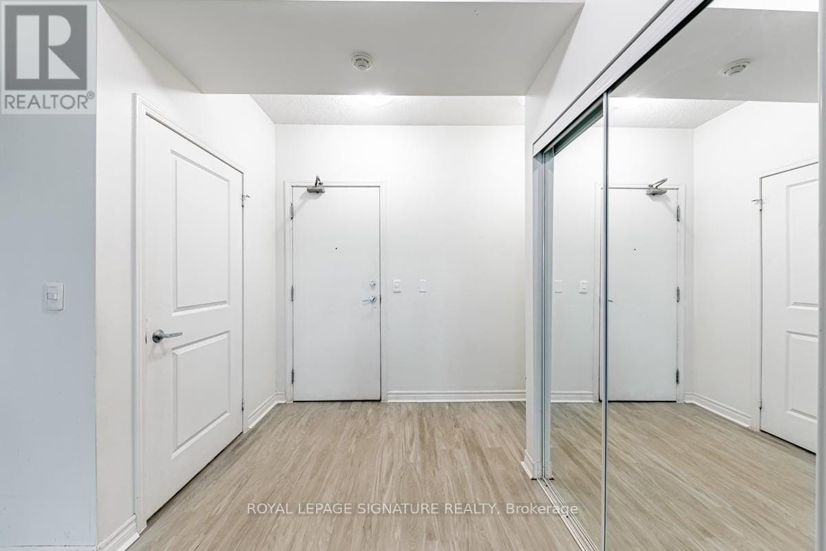 Photo principale - 2885 Bayview Ave