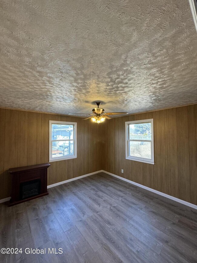 Building Photo - 1104 Outer Dr