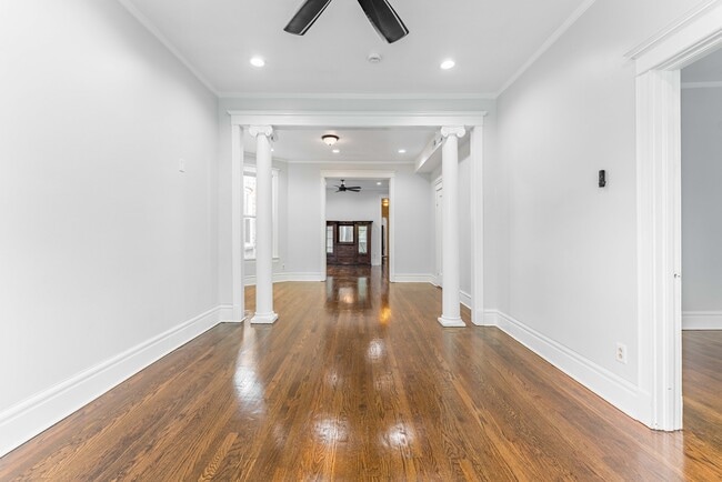 Foto del edificio - 1632 S Drake Ave