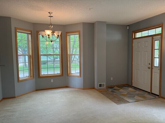 Foto del edificio - Modern & Cozy 3 Bedroom Townhome In Apple ...