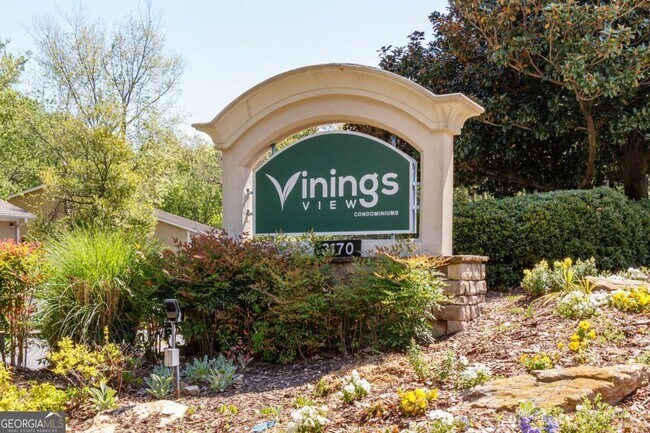 Foto del edificio - 3005 Seven Pines Ln