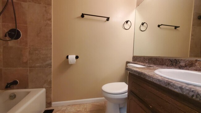 Foto del edificio - 4141 Briarpark Dr