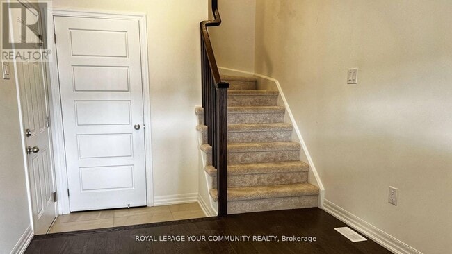 Building Photo - 194 Vantage Lp