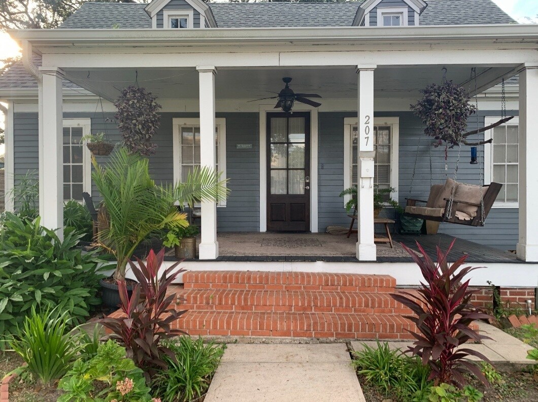 Foto principal - 207 N East St