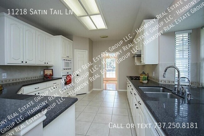 Foto del edificio - 11218 Satin Tail Ln