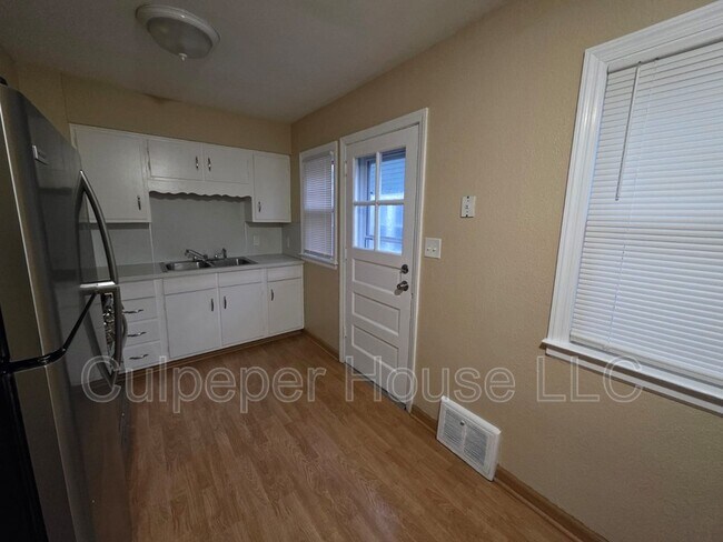 Foto del edificio - 2564 Berdan Ave