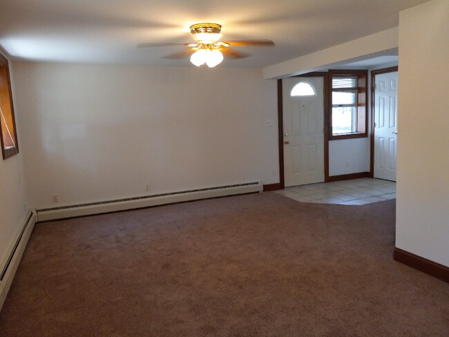 Foto del edificio - 432 Blair Mill Rd