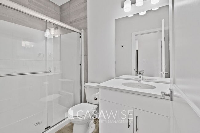 Building Photo - 10248-10157 157 St NW