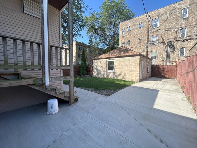 Foto del edificio - 4900 N Hamlin Ave