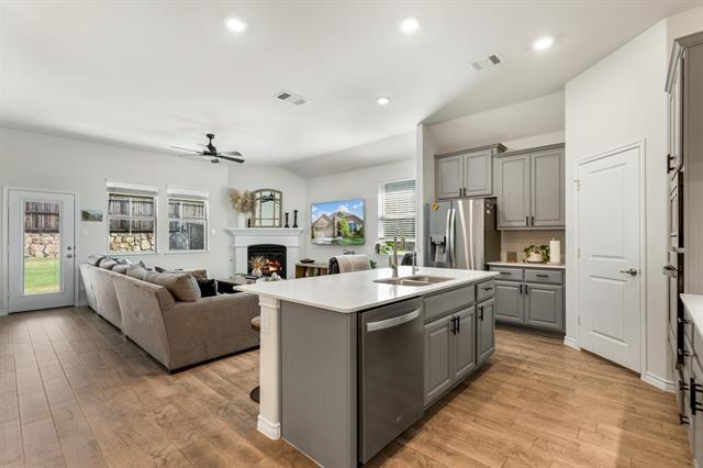 Foto del edificio - 4122 Ellinger Dr
