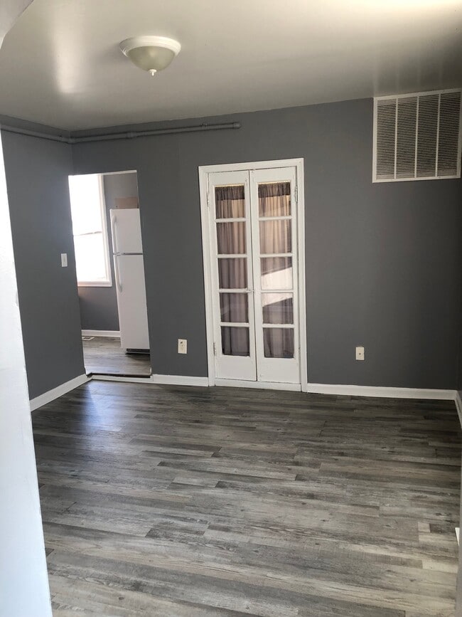 Building Photo - 4101 Fernhill Ave