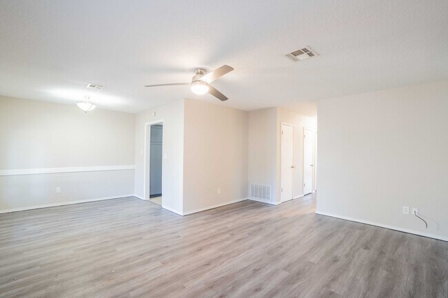 Foto del edificio - S Hudson Ave Duplex