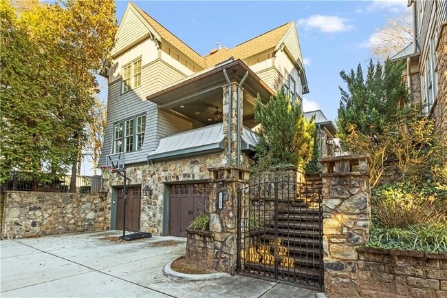 Building Photo - 2125 Cooper Lake Rd SE