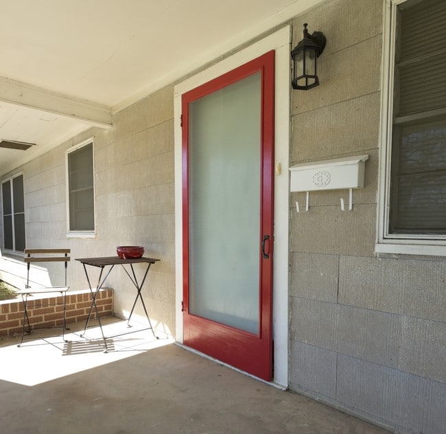 Photo - 2425 N Locust St House