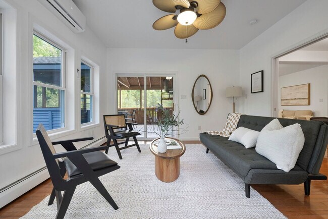 Foto del edificio - 163 Silver Lake Rd