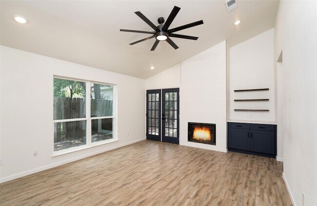 Building Photo - 13155 Pebblewalk Cir S