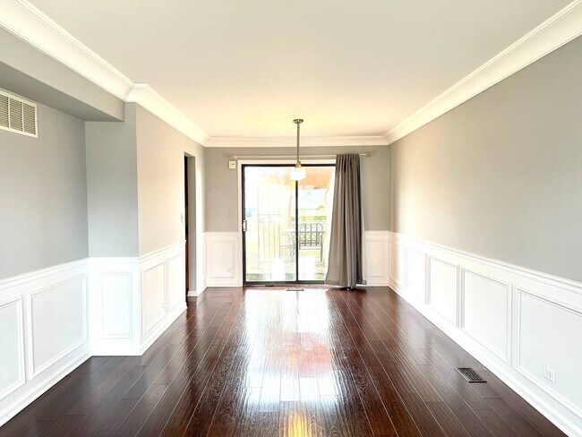 Foto del edificio - 1090 Norwood Ln