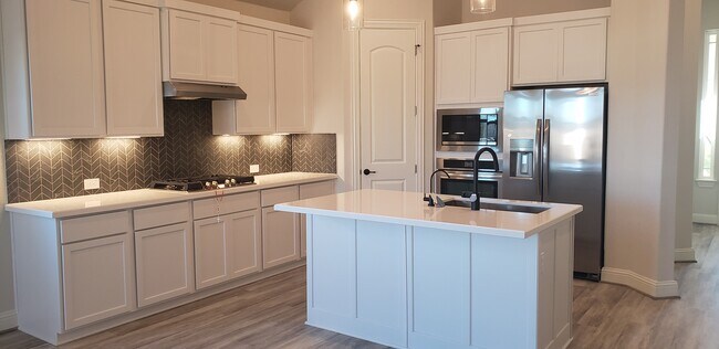 Building Photo - 442 Huntwick Dr