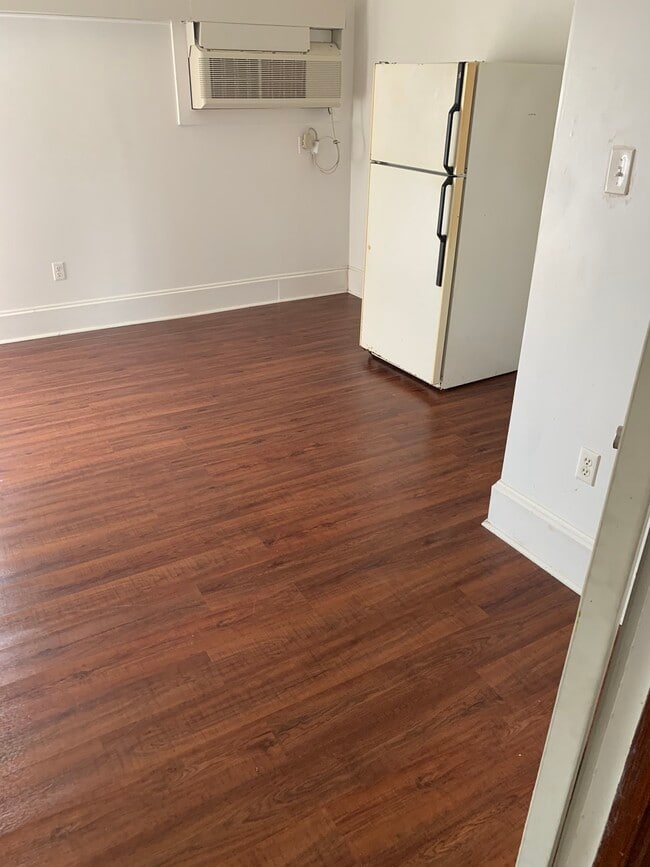 Building Photo - 1706 Highland Avenue, Unit 2