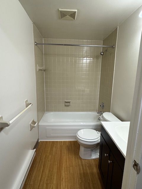 Foto del edificio - 2668 Elmwood Ave