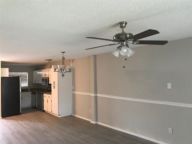 Building Photo - 313 Dirksen Dr