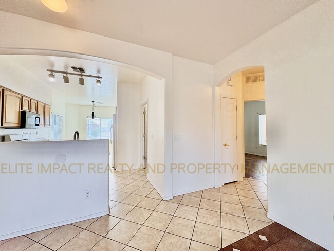 Building Photo - 1037 S Speckled Stone Way