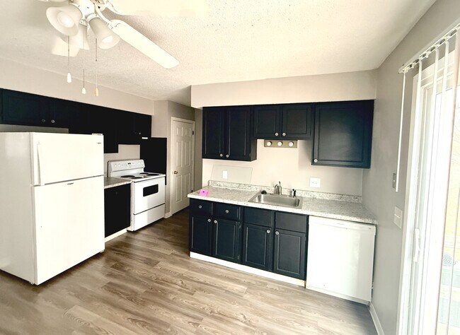 Building Photo - 5438 N Division St