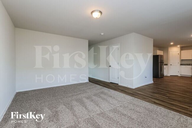 Building Photo - 10083 Cerritos dr