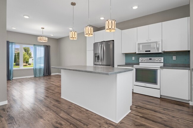 Building Photo - 3906 Lone Peak Dr