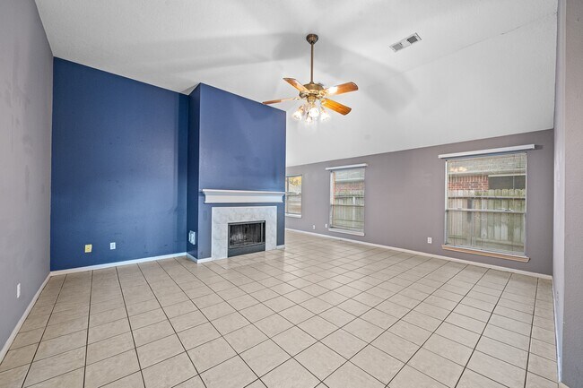 Foto del edificio - 6434 Bosley Ln