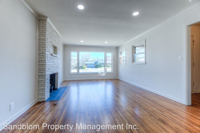 Building Photo - 3 br, 2 bath House - 4012 S Toledo Ave.
