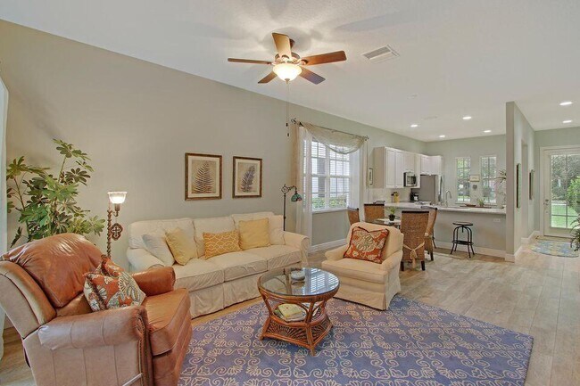 Building Photo - 129 Poinciana Dr