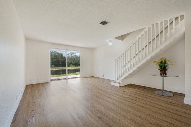 Building Photo - 2249 Cordoba Bend